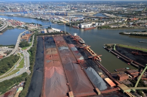 Hamburg  delivers 7.7 percent bulk cargoes increase in first half year