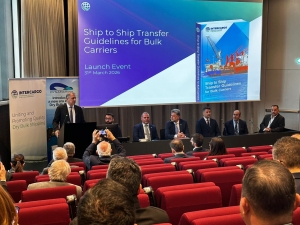 INTERCARGO advances common approach to dry bulk STS transfers