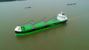 “World's most eco-friendly bulker” delivered to ESL 