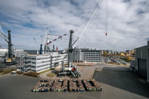 Liebherr manufactures 2,000th LHM