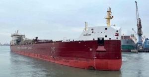 Maiden voyage for first Diesel-Electric Laker