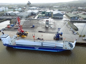 New Liebherr LHM 420 for Shannon Foynes Port 