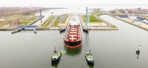 New Terneuzen Lock trial voyage with wider ship to ArcelorMittal