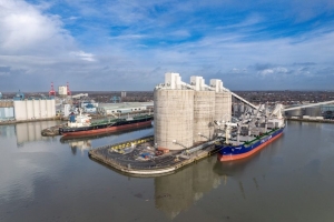 Peel Ports Logistics agrees biomass vessel agency deal with Drax