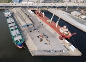 Port Milwaukee sees positive cargo growth with 6% dry bulk increase