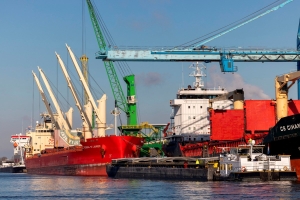 Reduced cargo transhipment for North Sea Port in 2023 
