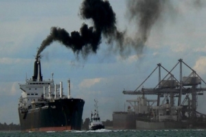 Shipping to meet CO2 reduction target 