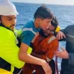Tomini Bulker crew recues survivors from distressed boat in Mediterranean