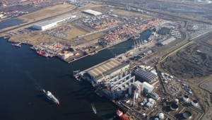 UK ports look to green investment 